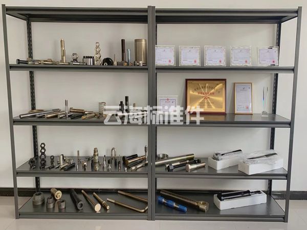 高强度紧固件(图1) 高强度紧固件(图1)