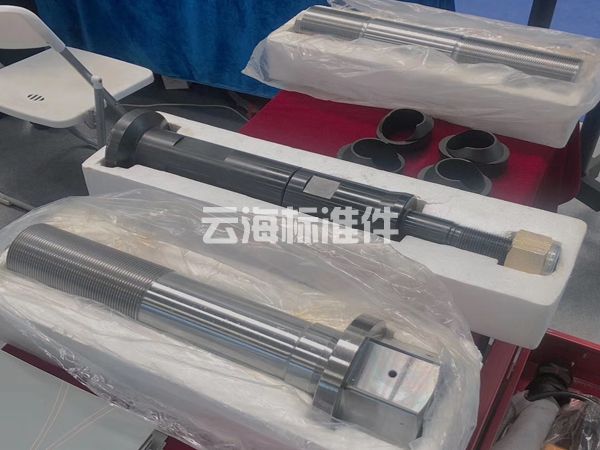 活塞杆及主轴承螺栓(图1)
